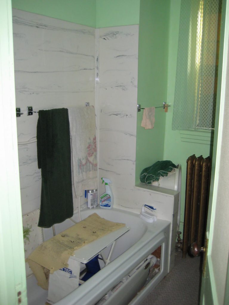 BEFORE Wolseley - Bathroom Renovations Winnipeg - All Canadian Renovations Ltd.