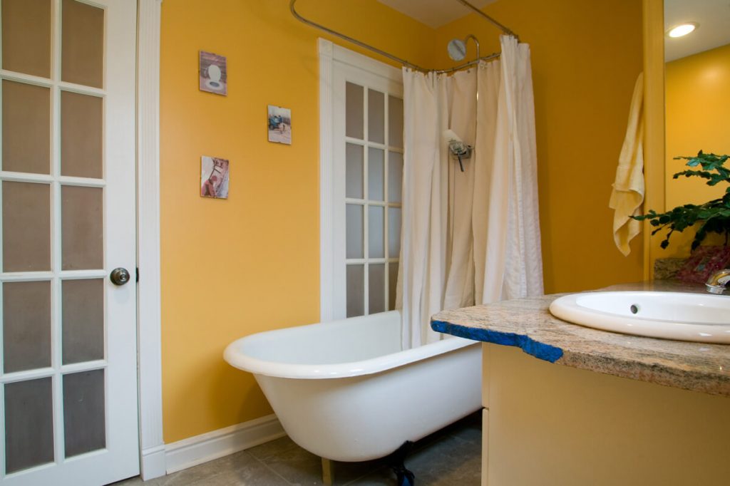 Wolseley - beautiful Bathroom Renovations Winnipeg - All Canadian Renovations Ltd.