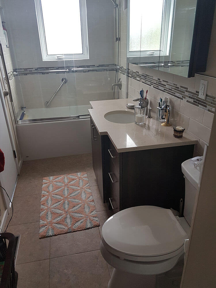 Frontenac Bathroom - All Canadian Renovations Ltd. - Bathroom Renovations Winnipeg